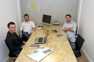 Os arquitetos Gustavo Tenca, Inacio Cardona e Giuliano Pelaio da equipe responsável pelo projeto: novos conceitos