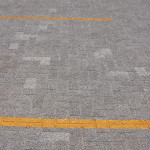 Pavimento permeável é recomendável para estacionamentos, pátios e ruas de tráfego leve.