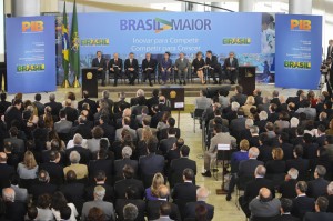 - GOVERNO LANA HOJE A NOVA POLêTICA INDUSTRIAL DO PAêS