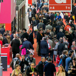 Durante os cinco dias da BATIMAT, milhares de visitantes passaram pela feira, em Paris