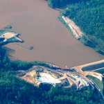 Barragem de terra-enrocamento a montante, igual a que rompeu na região de Mariana-MG