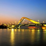 Ponte Sheik Zayed, em Abu Dhabi: prova da versatilidade de Zaha Hadid