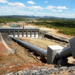 Trecho da Transposição do Rio São Francisco, no Ceará: bombear a água é o maior desafio