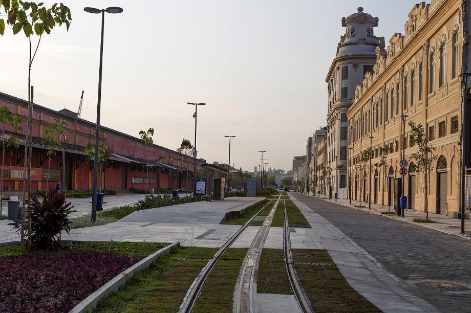 Sobre a estrutura do túnel ocorreu a revitalização urbana da região portuária da cidade do Rio de Janeiro