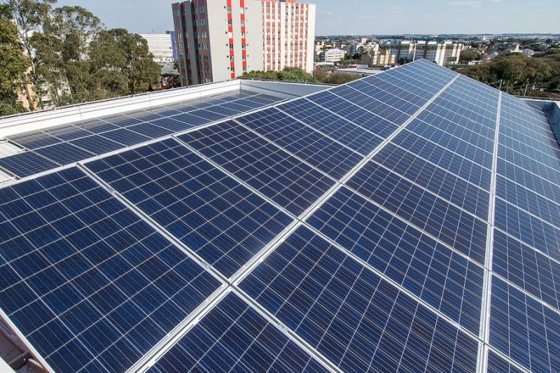 Placas para captar energia solar vão suprir entre 30% e 50% do consumo do prédio
