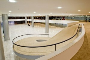 Rampa interna do Palácio do Planalto: projetada por Oscar Niemeyer, é uma das mais conhecidas do mundo