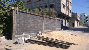 Prédios construídos com os blocos: objetivo é erguer 18 mil unidades em Gaza