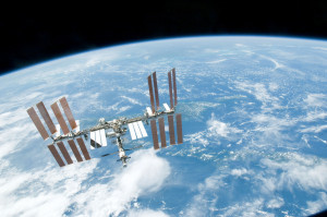 Concreto criado por estudantes brasileiros ficará de quatro a seis semanas em análise na ISS.