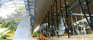 Fachadas de vidro oferecem conforto térmico e aproveitamento máximo de luz natural ao prédio do Sebrae, em Cuiabá-MT. Crédito: Sebrae