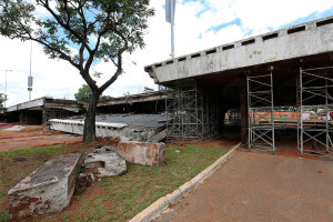 Viaduto no Eixão de Brasília, no coração do Plano Piloto: desabamento foi “tragédia anunciada”. Crédito: Agência Brasil