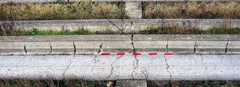 Concreto pré-moldado in loco não resistiu e precisou ser substituído por peças pré-fabricadas. Crédito: Cambridgeshire County Council