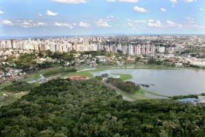 Curitiba se destaca nos eixos tecnologia e inovação, empreendedorismo e governança. Crédito: Paraná Turismo