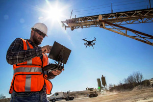 Construção agrega tecnologia no canteiro de obras e, consequentemente, precisa de mão de obra mais qualificada Crédito: Banco de Imagens