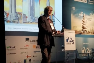 Mark P. Sarkisian, no ENECE 2019: flor do deserto inspirou o Burj Khalifa, enquanto o bambu foi a base do projeto das torres do China World Trade Center Crédito: Cia. de Cimento Itambé 