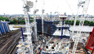Edifício residencial em Londres: estrutura de 18 pavimentos foi montada em tempo recorde de 25 semanas Crédito: fib