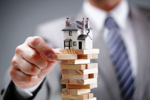 Imóveis e fundos de investimento Imobiliário pertencem à mesma categoria de ativos, mas possuem diferenças importantes.
Crédito: Banco de Imagens