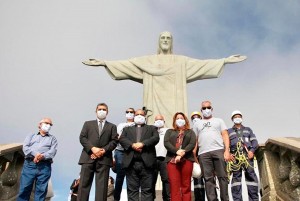 Parte da equipe multidisciplinar que vai atuar na restauração do Cristo Redentor, preparando o monumento para as comemorações de 90 anos Crédito: Santuário Cristo Redentor