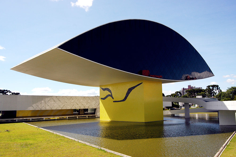 Museu-Oscar-Niemeyer-1_1.920-ton.