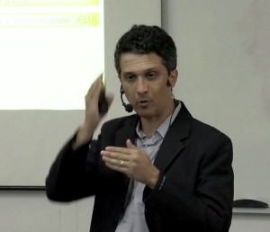 Sergio Botassi: concretagem especial precisa de cuidados diferenciados na usinagem, no transporte, no lançamento, no adensamento e na pós-concretagem. Crédito: Vimeo/Instituto de Engenharia