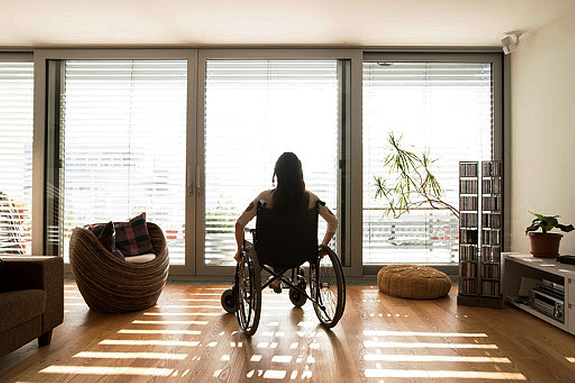 Artigo 58 da Lei Brasileira de Inclusão lista as adaptações construtivas que deverão estar disponíveis em cada unidade.
Crédito: Banco de Imagens