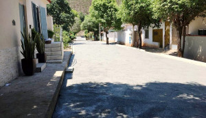 Em Cachoeiro do Itapemirim-ES, a prefeitura rompeu paradigmas e decidiu urbanizar as ruas de bairros com pavimento de concreto. Crédito: PMCI