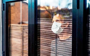 Em vez de ficar confinado, profissional pode aproveitar período de isolamento social para iniciar uma fase de auto-aperfeiçoamento. Crédito: Getty Images