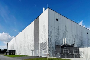 Fábrica na Noruega revestida com painéis pré-fabricados de concreto gráfico Crédito: Graphic Concrete