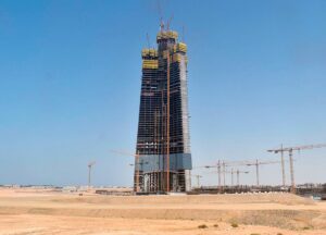 Imagem de janeiro de 2021 mostra como está o Jeddah Tower atualmente: nenhuma movimentação na obra Crédito: Jeddah Economic Company