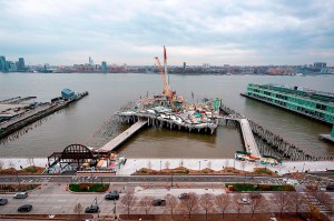 Com 9.800 m², a Little Island foi projetada para ser um parque de concreto à beira do rio Hudson, em Nova York Crédito: Little Island