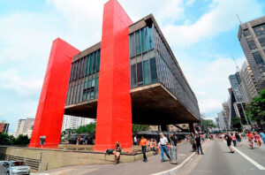 MASP: considerado um marco da arquitetura brutalista no Brasil, projeto do museu é o mais emblemático de Lina Bo Bardi Crédito: IStock