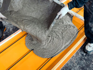 Produção das placas de HPC foi patenteada pela Kooge Concrete e processo de fabricação usa fios protendidos de carbono, o que permite espessuras ultrafinas. Crédito: Kooge.co