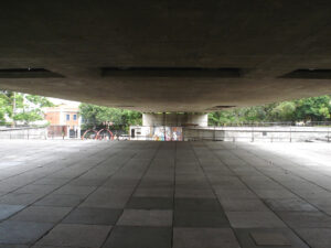 Museu Brasileiro de Escultura e Ecologia (MuBE), em São Paulo-SP: o concreto armado como marca registrada de Paulo Mendes da Rocha Crédito: Paulisson Miura/Wikimedia Commons