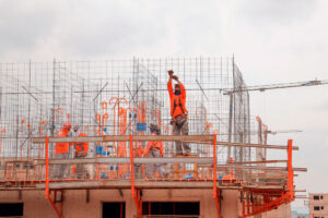 Construção civil se destaca pela capacidade de movimentar outros setores econômicos e de gerar empregos rapidamente. Crédito: Renato Alves/Agência Brasília