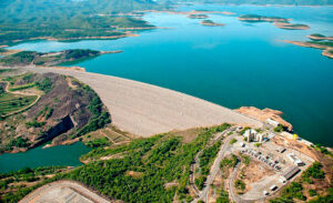 Hidrelétrica Serra da Mesa, entre Goiás e Tocantins: última grande usina projetada com reservatório no Brasil Crédito: Furnas