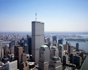 Torres gêmeas do World Trade Center, que foram alvos do ataque de 11 de setembro de 2001: atentado mudou a forma de construir grandes arranha-céus e abriu caminho para o concreto Crédito: Carol M. Highsmith/Library of Congress