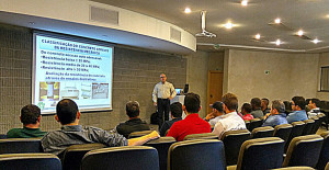 Palestra do Timão utiliza linguagem didática e ferramentas audiovisuais