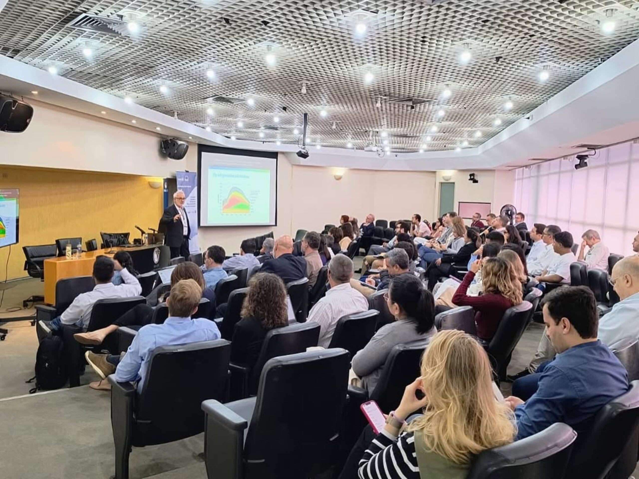 Especialistas apontam caminhos para o futuro do concreto no Brasil para acelerar a descarbonização da construção