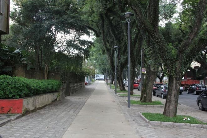 Calçadas de concreto exigem projeto, controle tecnológico e execução criteriosa para garantir durabilidade e acessibilidade